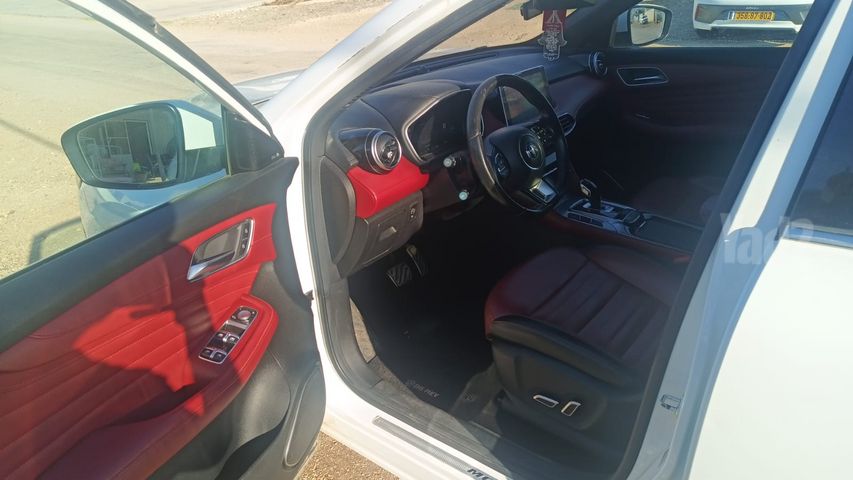 אם ג'י EHS PHEV