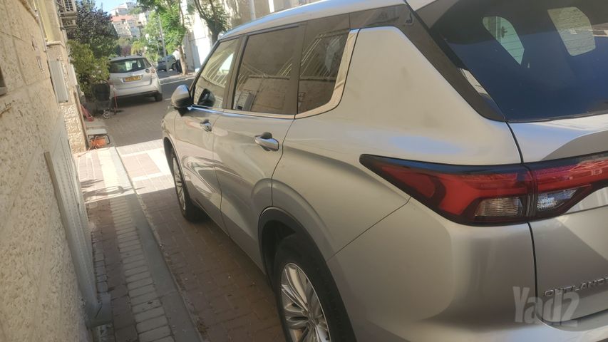 מיצובישי אאוטלנדר