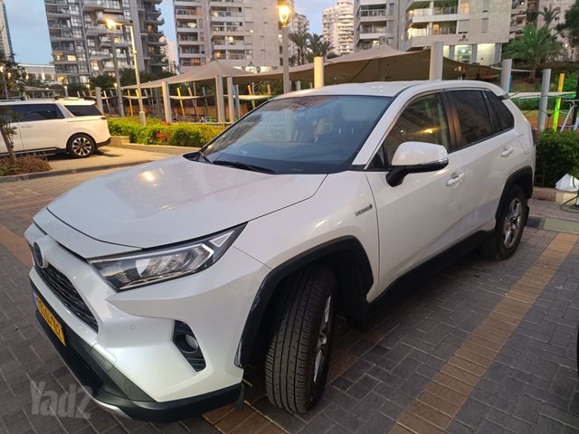 מודעת רכב טויוטה RAV4