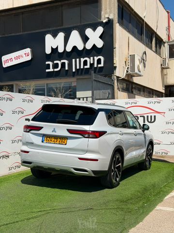 מיצובישי אאוטלנדר