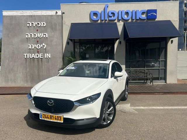 מודעת רכב מאזדה CX-30