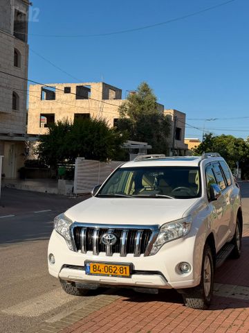 טויוטה לנד קרוזר