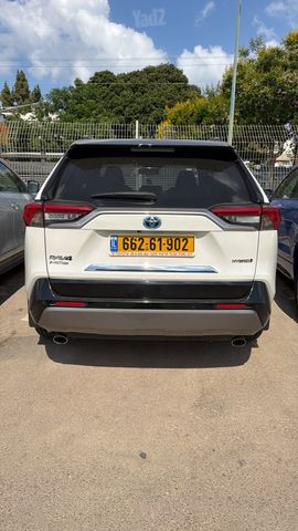 טויוטה RAV4
