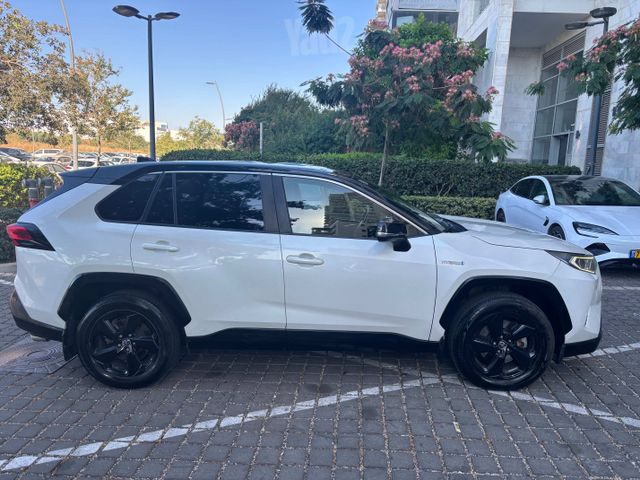 טויוטה RAV4