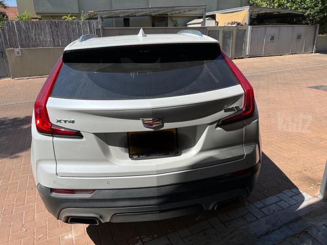 קאדילק XT4
