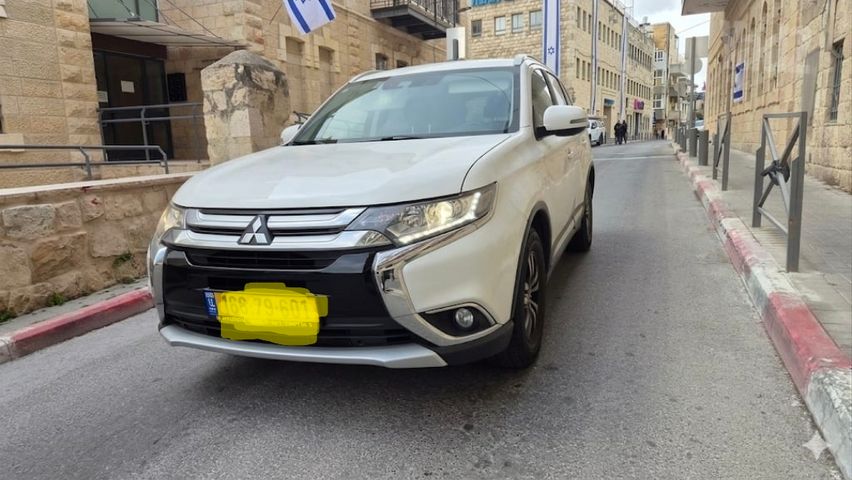 מיצובישי אאוטלנדר