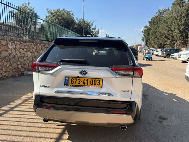 טויוטה RAV4