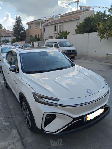 אם ג'י מארוול R