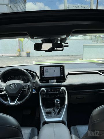 טויוטה RAV4