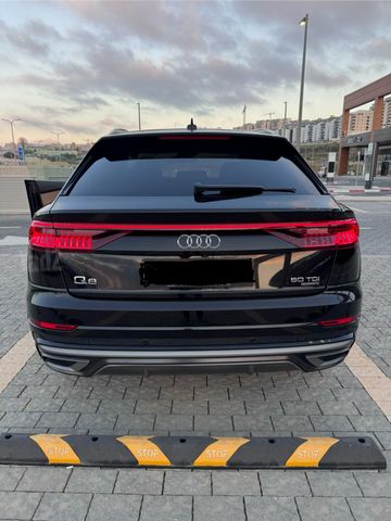 אאודי Q8