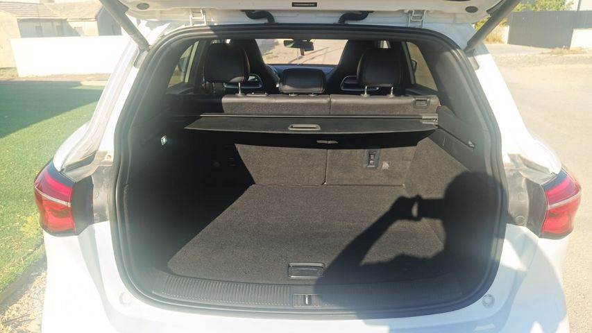 מודעת רכב אם ג'י EHS PHEV
