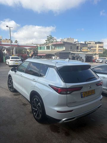 מיצובישי אאוטלנדר