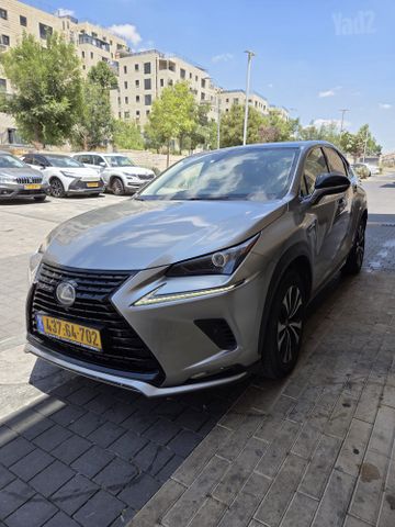 מודעת רכב לקסוס NX