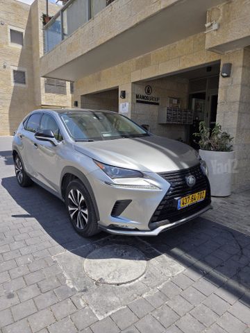 לקסוס NX