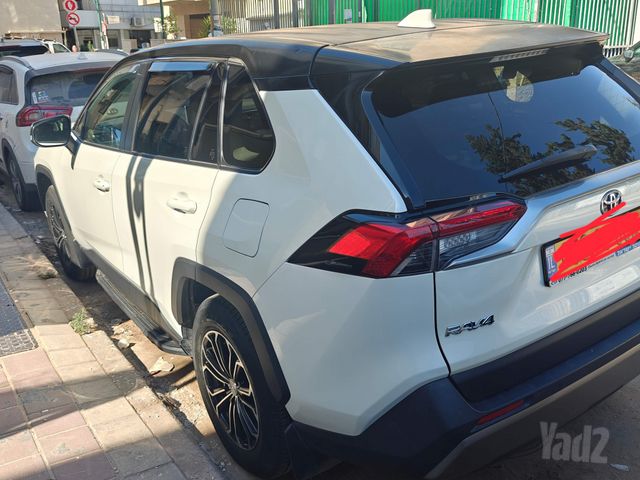 טויוטה RAV4
