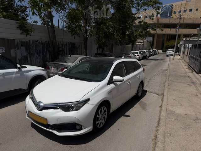 מודעת רכב טויוטה אוריס
