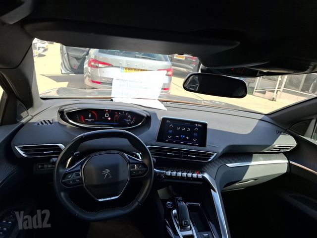 פיג'ו 3008