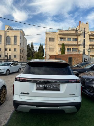 ג'אקו J7