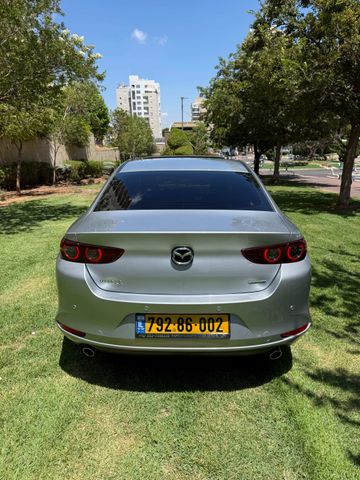 מאזדה 3