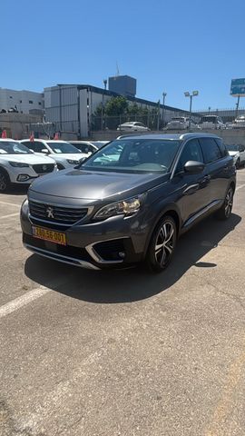 פיג'ו 5008