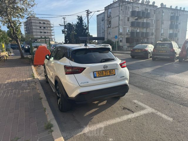 ניסאן ג'וק