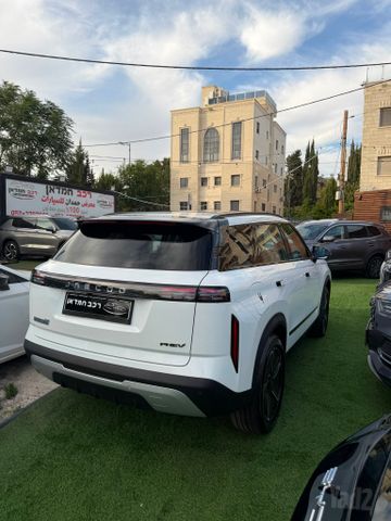 ג'אקו J7