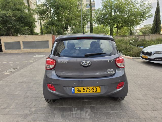 יונדאי i10