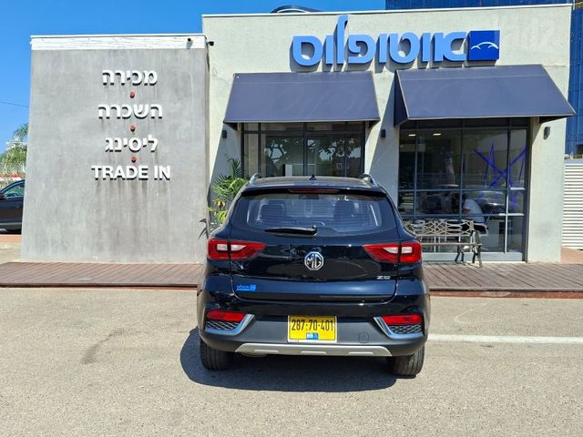 אם ג'י ZS