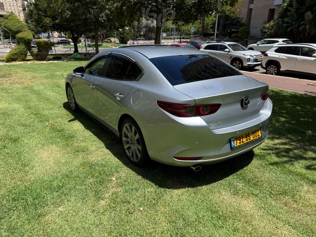 מאזדה 3