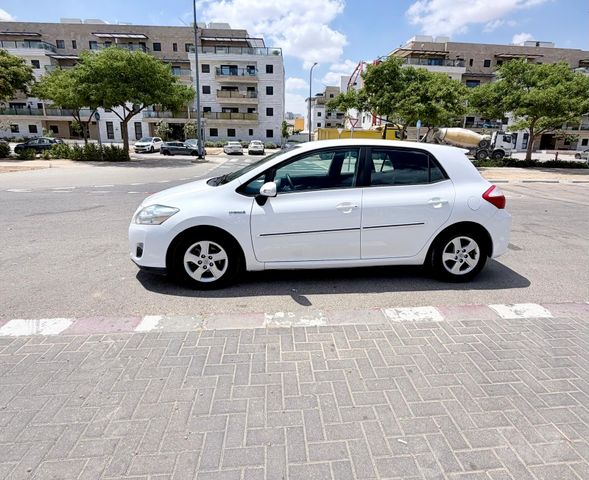 טויוטה אוריס