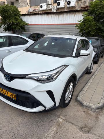 מודעת רכב טויוטה C-HR