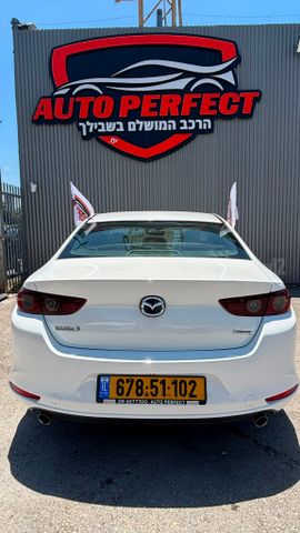 מאזדה 3