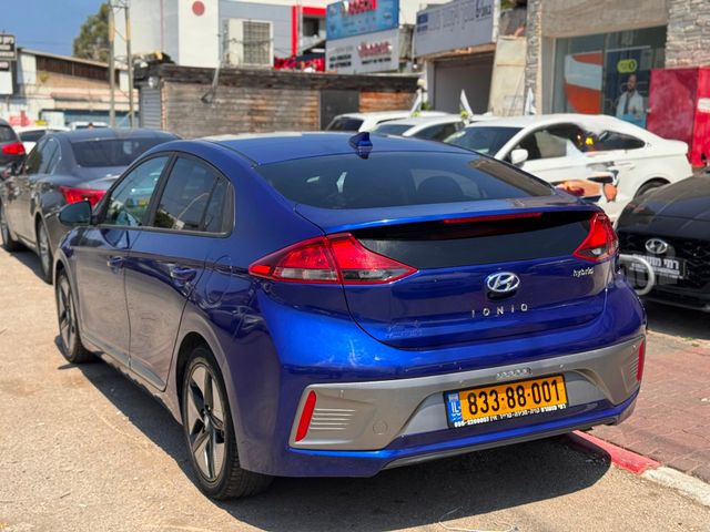 יונדאי איוניק