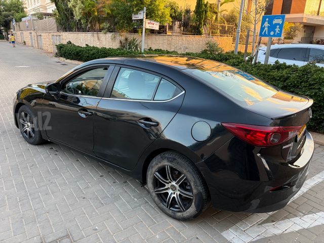מאזדה 3