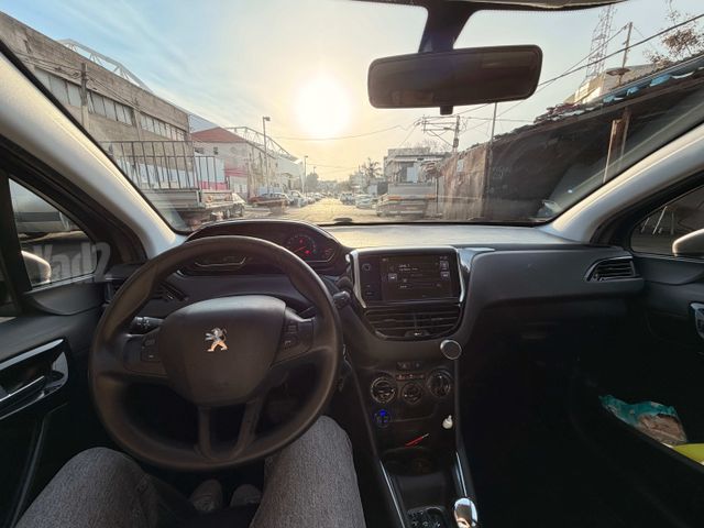 פיג'ו 208