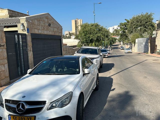 מודעת רכב מרצדס-בנץ E-class