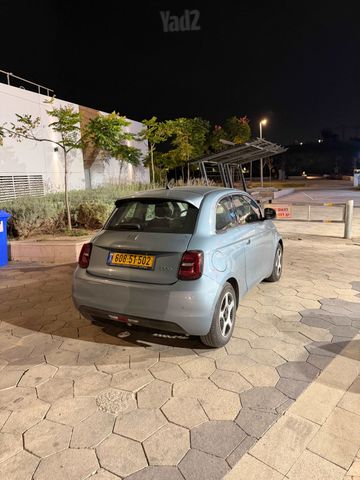מודעת רכב פיאט 500E