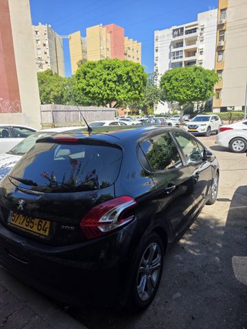 פיג'ו 208
