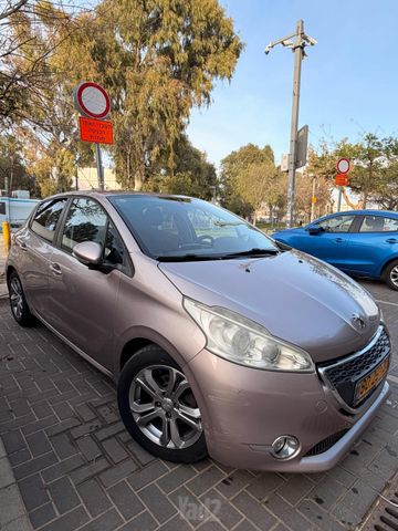 פיג'ו 208