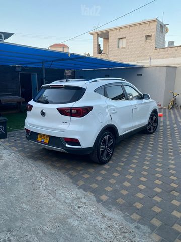 אם ג'י ZS
