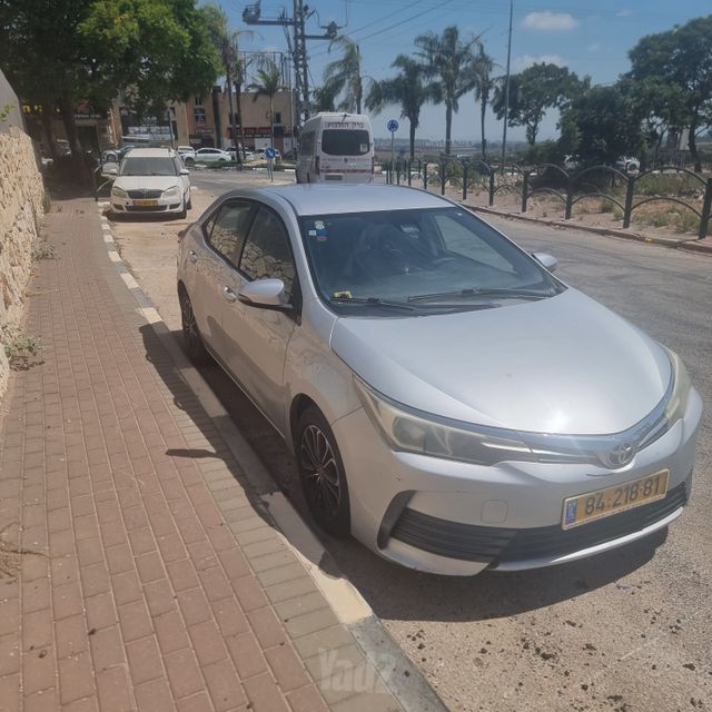מודעת רכב טויוטה קורולה