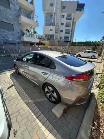יונדאי איוניק