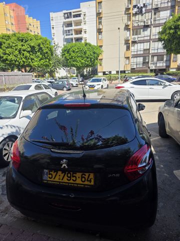 פיג'ו 208