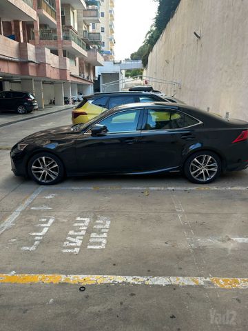 לקסוס IS