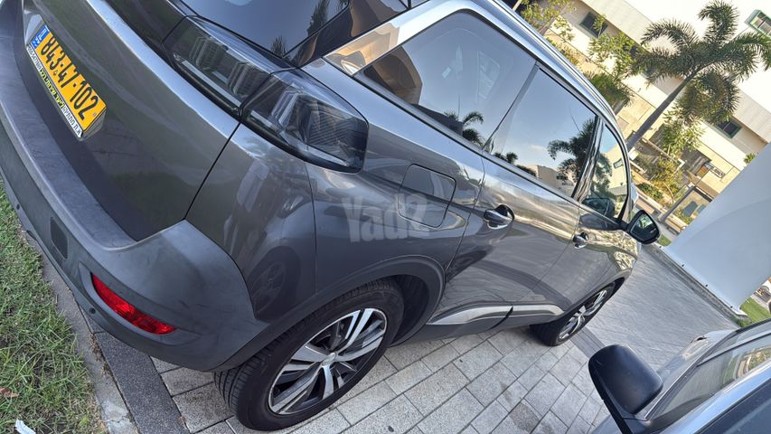 פיג'ו 5008