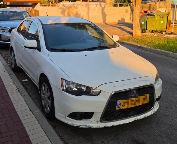 מיצובישי לנסר