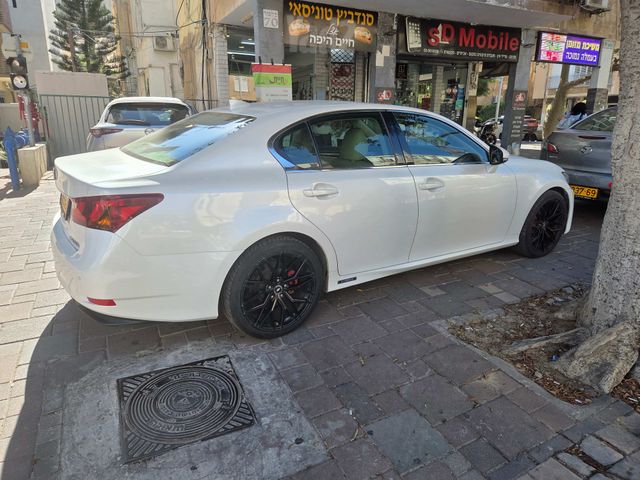 לקסוס GS