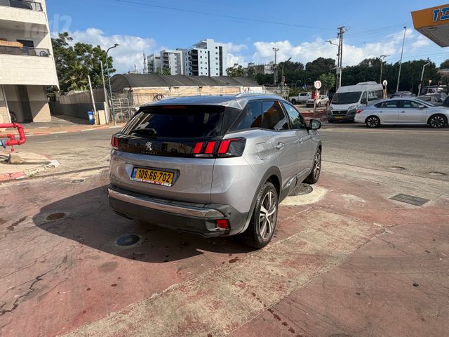 פיג'ו 3008