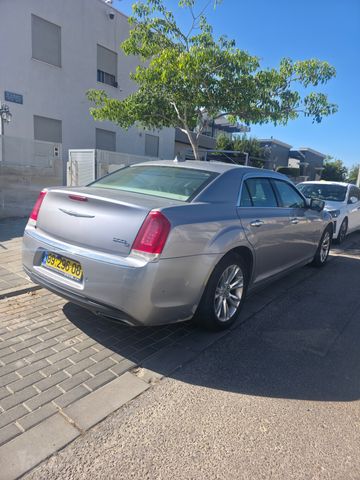קרייזלר 300