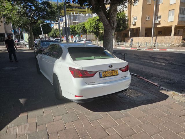 לקסוס GS